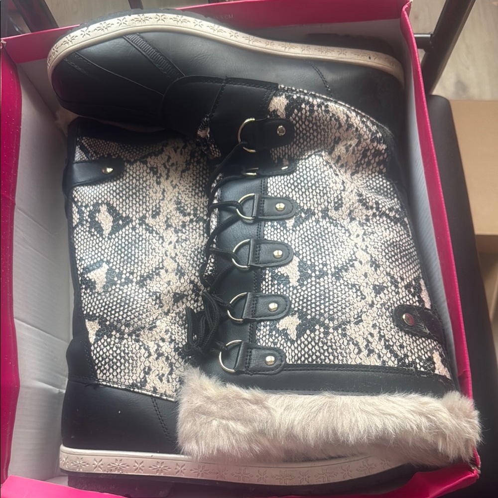 Shoe Dazzle Black and White Lace Up Boots with Snakeskin Print
